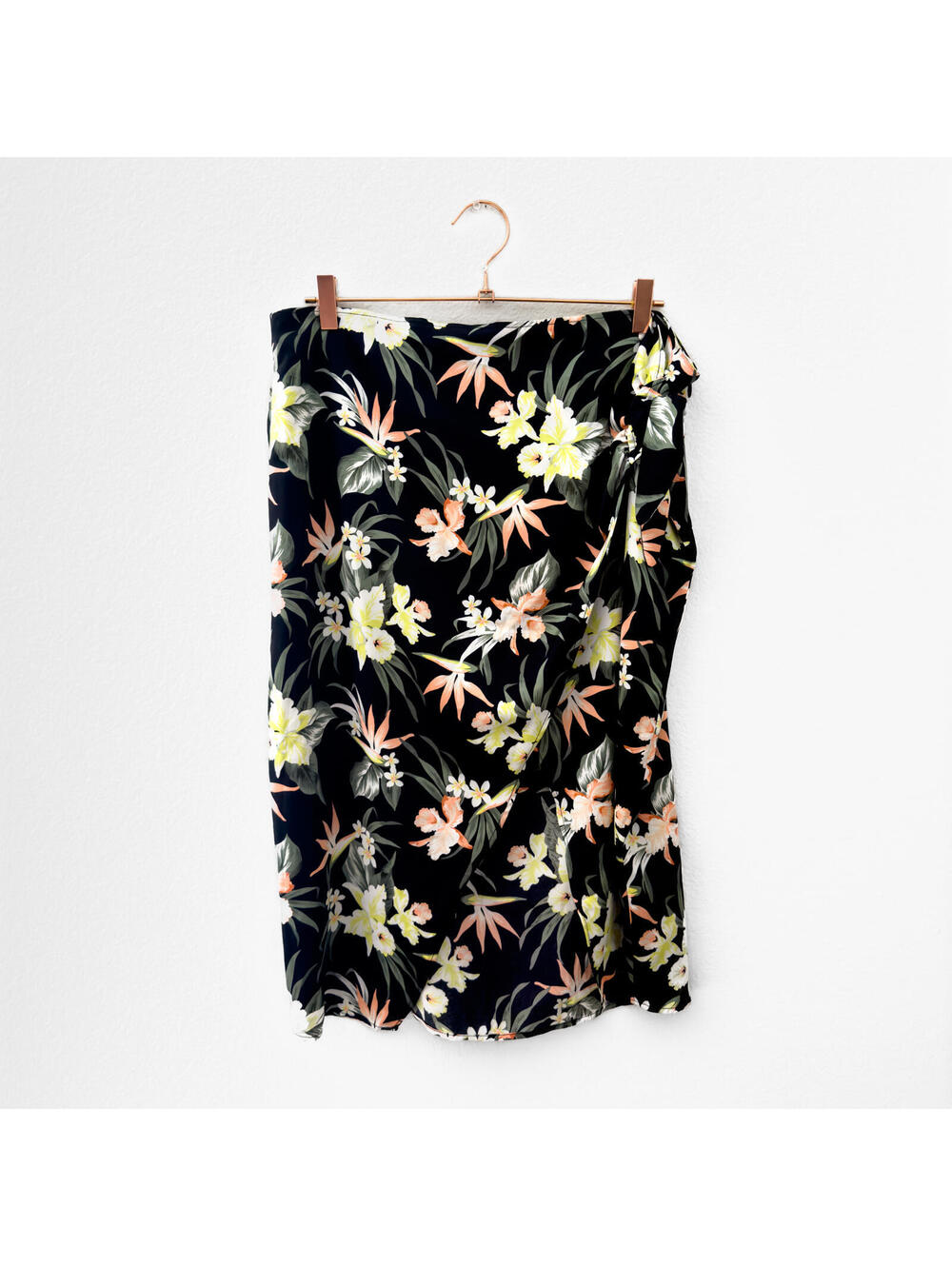 NEW H&M Satin Black Tropical Floral Faux Wrap Skirt‎ Size 16